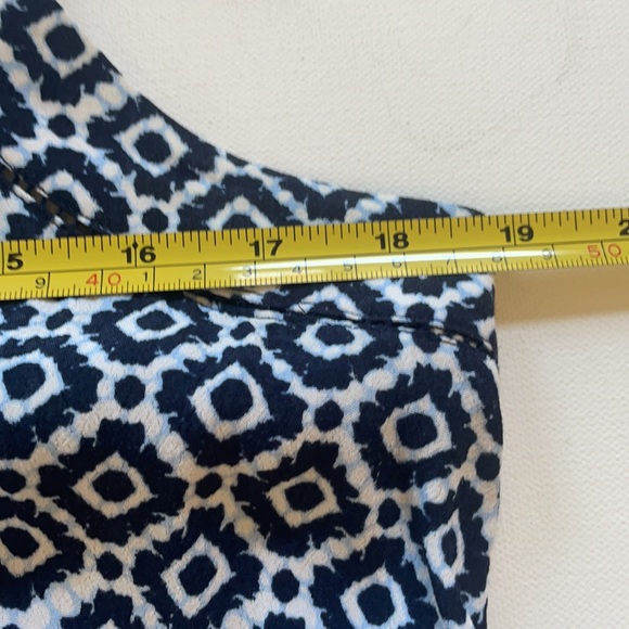 Ann Taylor Loft Navy Geo-Print Jumpsuit size M,  like new condition - Picture 6 of 9